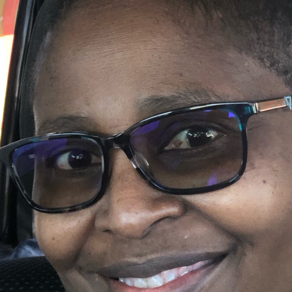 Meet your Posher, Lucinda